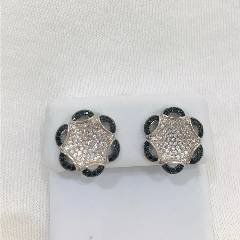 Women earrings